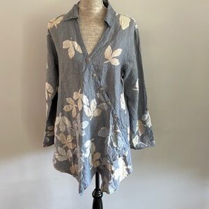 Hand painted tunic top.  100% Linen.  Made in Ecuador.  Size Small.